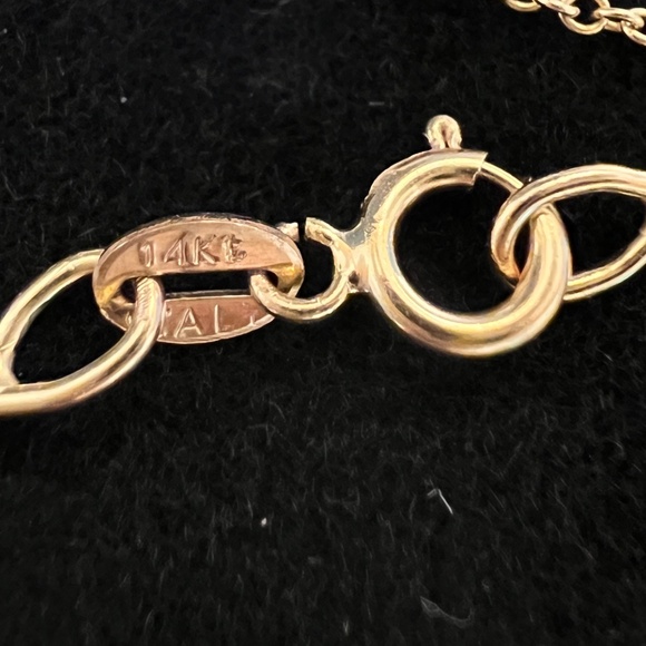 14K Yellow Gold with Diamonds Claw 18in Necklace - Picture 4 of 4